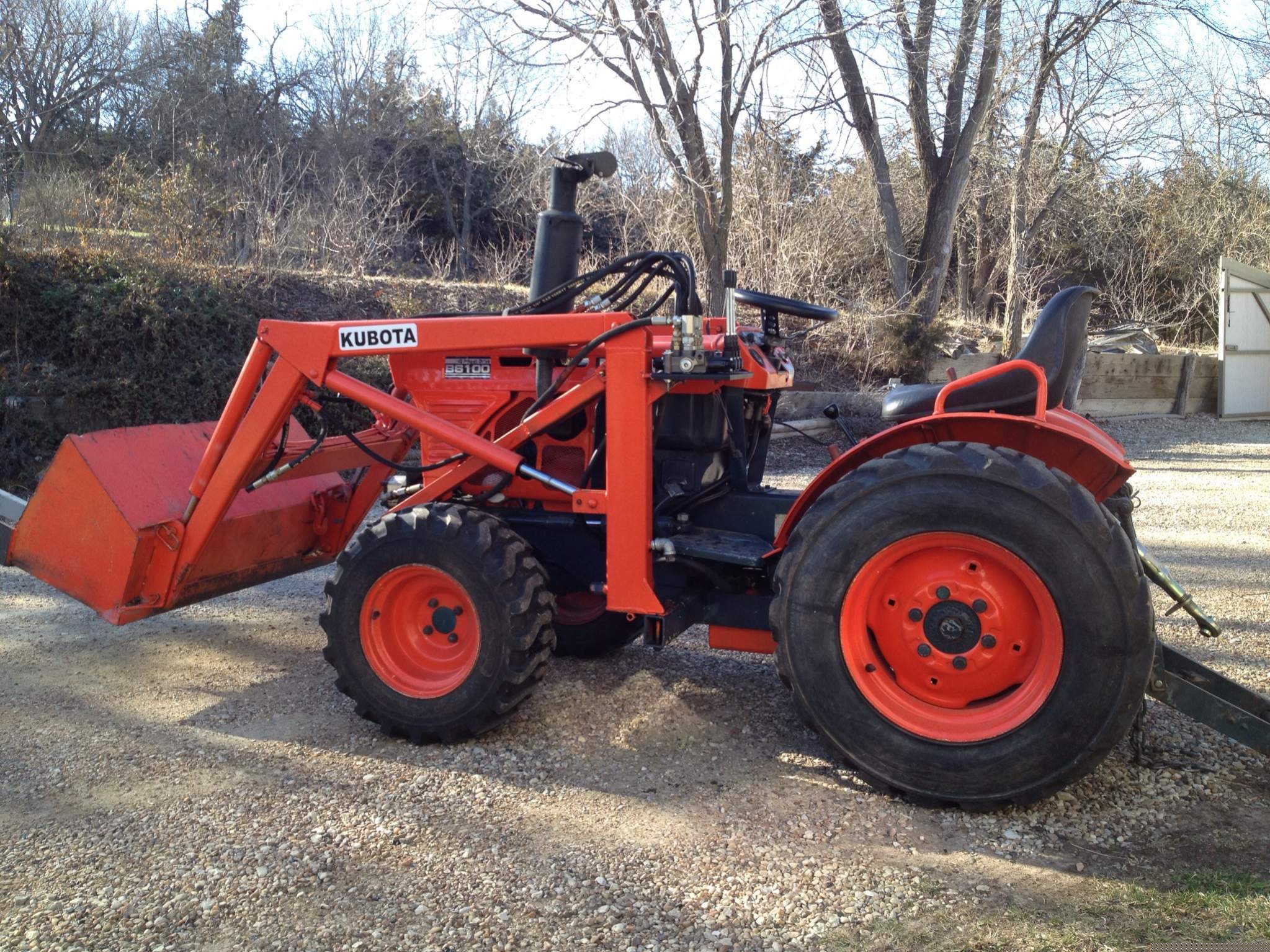 kubota b6100 USZCZELKA GŁOWICY